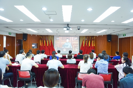 中国电子学会组织员工集中学习收看庆祝中国共产党成立100周年大会